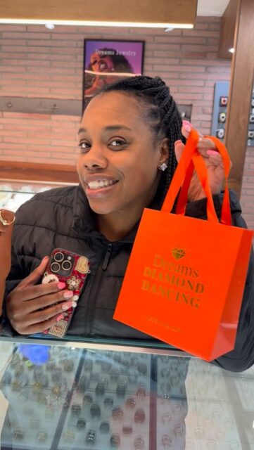 Diamond always dancing