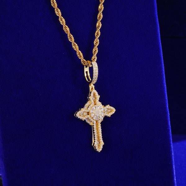 Nugget Cross VVS Emerald Moissanite Diamond Pendant