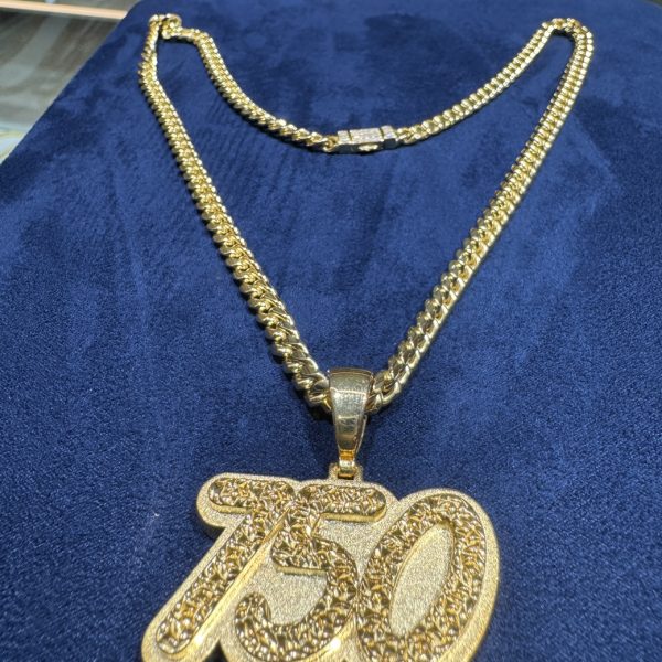 750 Pendant & Chain