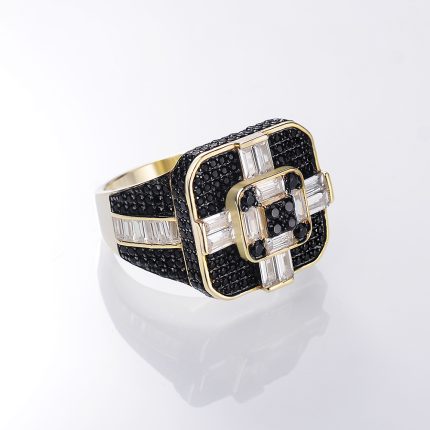 925 K silver two-tone ring with round and baguette VVS moissanite diamonds.