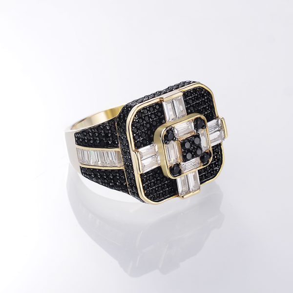 925 K silver two-tone ring with round and baguette VVS moissanite diamonds.