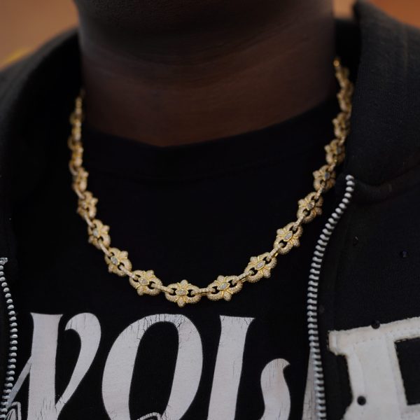 Bold chrome heart link chain