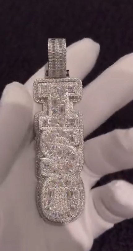white gold plating, flooded with VVS moissanite stones
