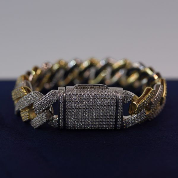 Diamond dancing bold Cuban bracelet