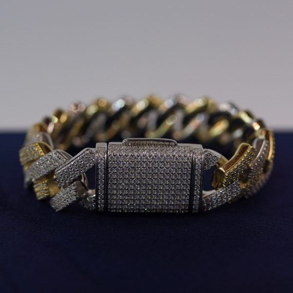 Diamond dancing bold Cuban bracelet