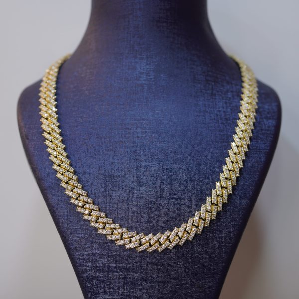 Diamond dancing gold-tone diamond-cut link chain