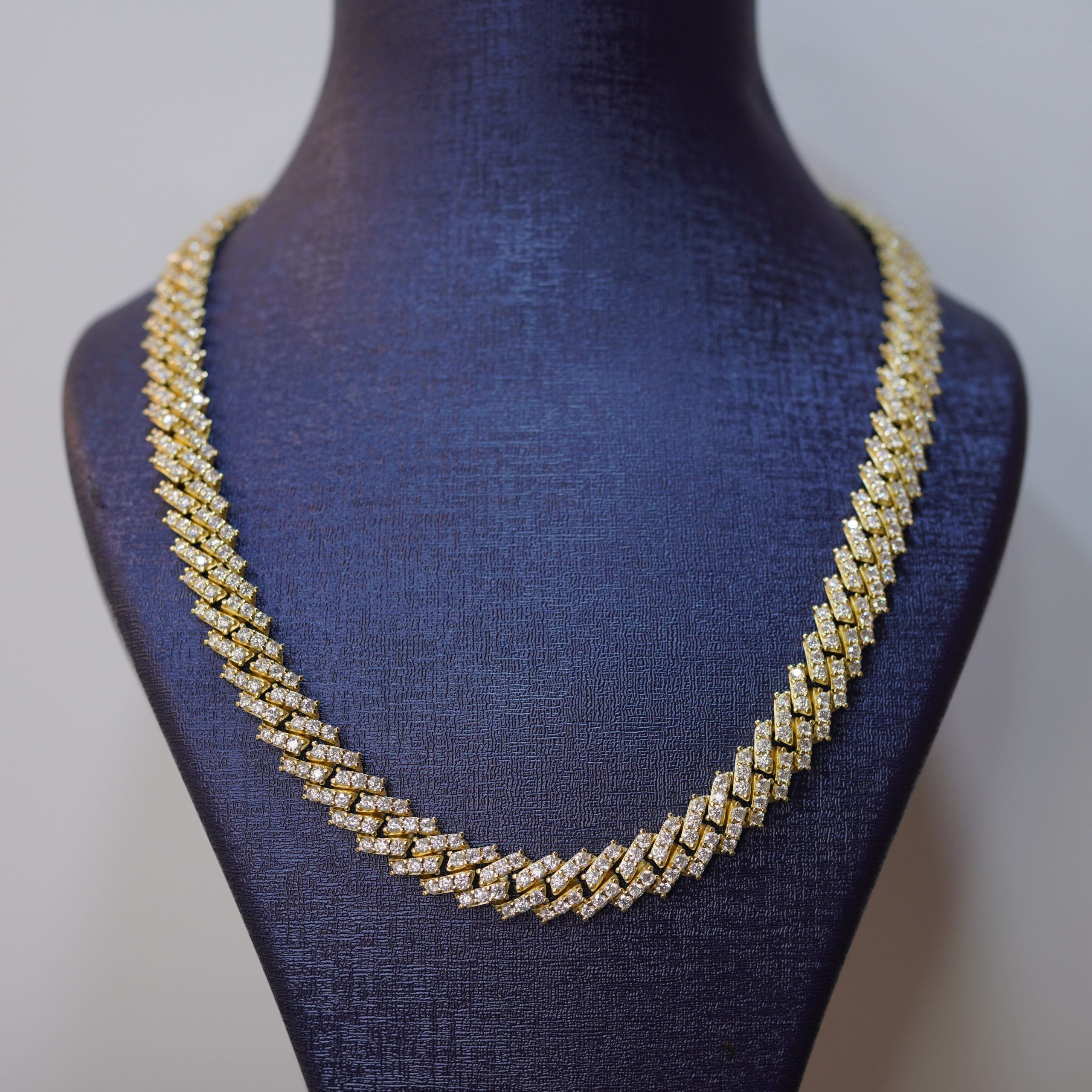 gold thin square twist Necklace 1