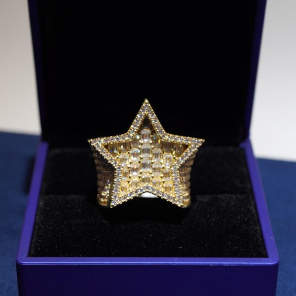 A fully iced star ring passes the tester Diamond Dancing