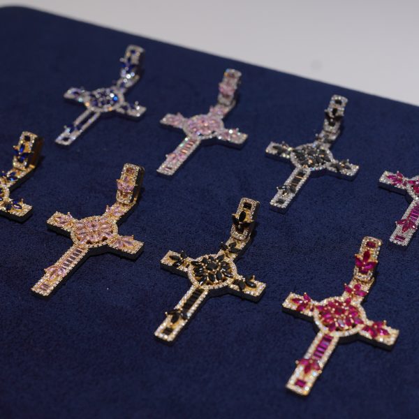 This bold Diamond Dancing cross pendant M.VVS all Passes diamond tester.