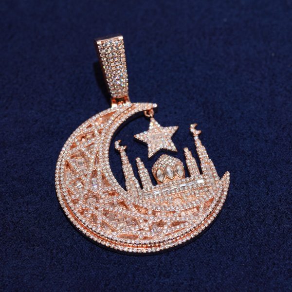 Baguette Crescent Moon Pendant crafted Diamond M.VVS