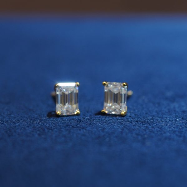 emerald-cut diamond stud earrings
